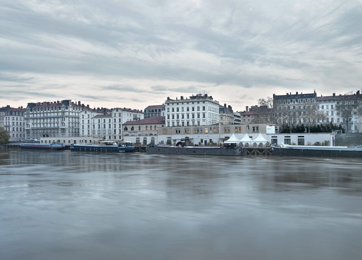 Ancien port de l'occident puis Siège social et chais de la Cie Lyonnaise de Navigation & remorquage Lyon actuellement restaurant et bureaux