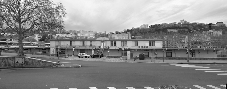 Ancien port de l'occident puis Siège social et chais de la Cie Lyonnaise de Navigation & remorquage Lyon actuellement restaurant et bureaux