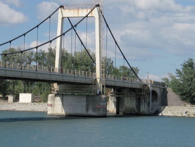 Pont routier de Saint-Paul-Trois-Châteaux