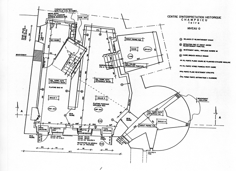 Porte de ville, dite porte de Bise, actuellement Centre d'interprétation de l'art roman en Forez