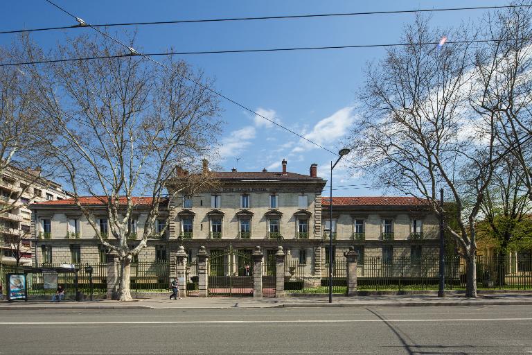 Lycée de garçons, actuellement lycée d'enseignement secondaire et supérieur Claude-Fauriel