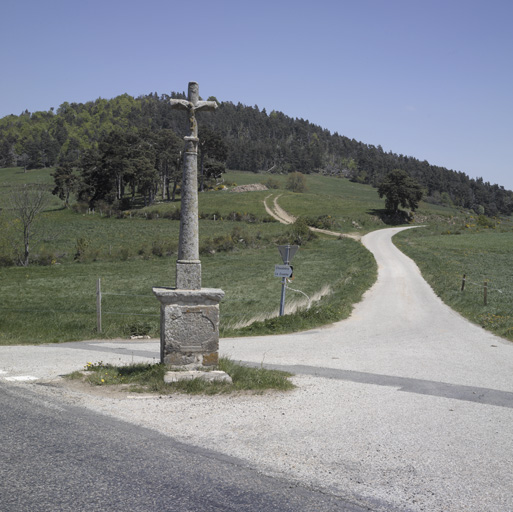 Croix de chemin (croix du Faux)