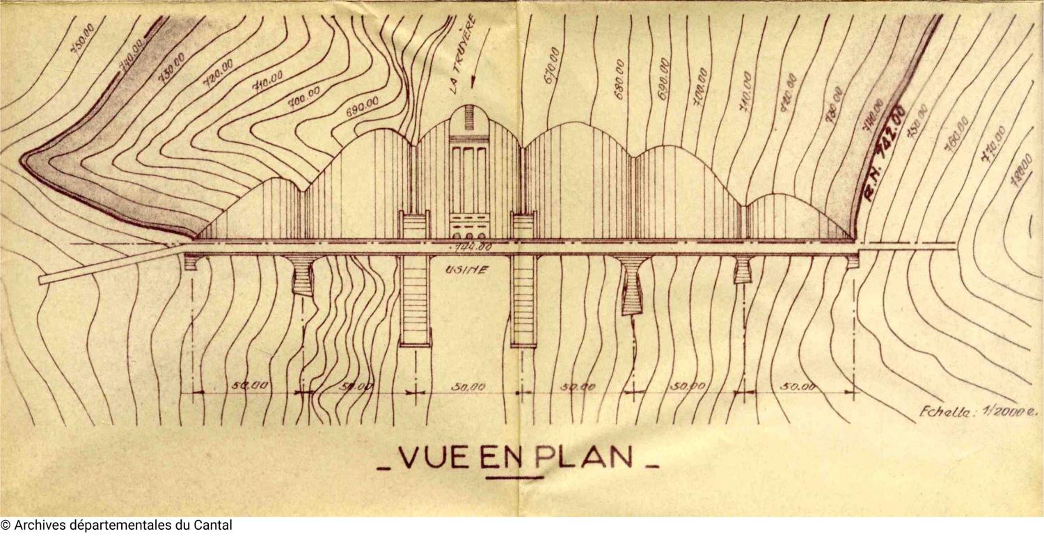 Le barrage de Grandval à Neuvéglise-sur-Truyère et Fridefont.