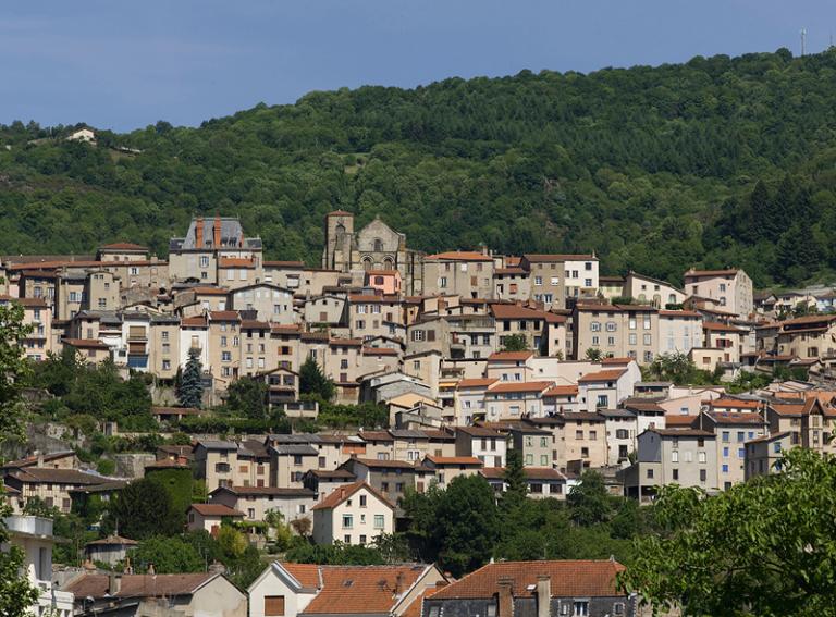 Le "versant" ouest de la ville, tourné vers la plaine.