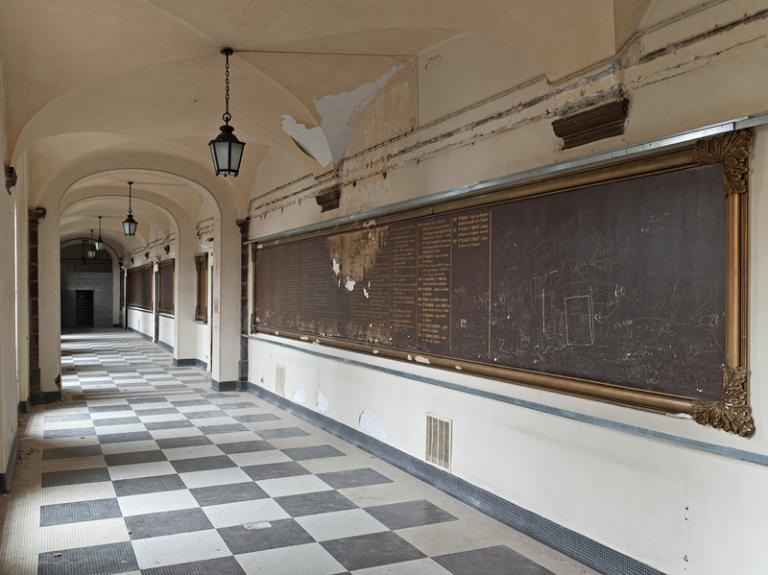 Hôtel-Dieu de Clermont-Ferrand : le tableau historique des anciens hôpitaux de Clermont et les tableaux des bienfaiteurs des hospices