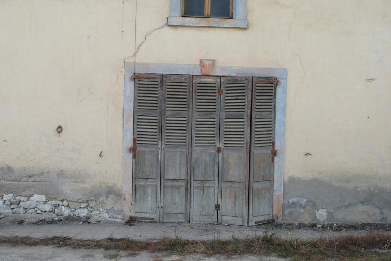 Ferme puis café-restaurant, épicerie, relais pour chevaux dit relais des Bauges, hôtel (?), actuellement maison