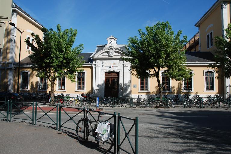 Lycée de garçons, actuellement Lycée Claude-Louis-Berthollet