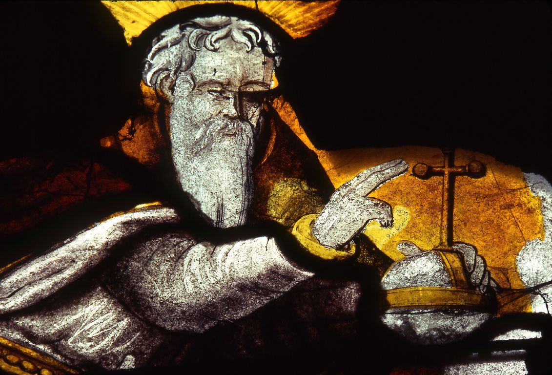 Verrière : saints patrons, Dieu le Père (baie 6), verrière à personnages