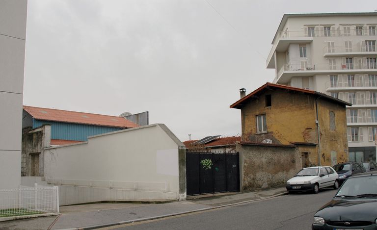 Maison, garage, immeuble