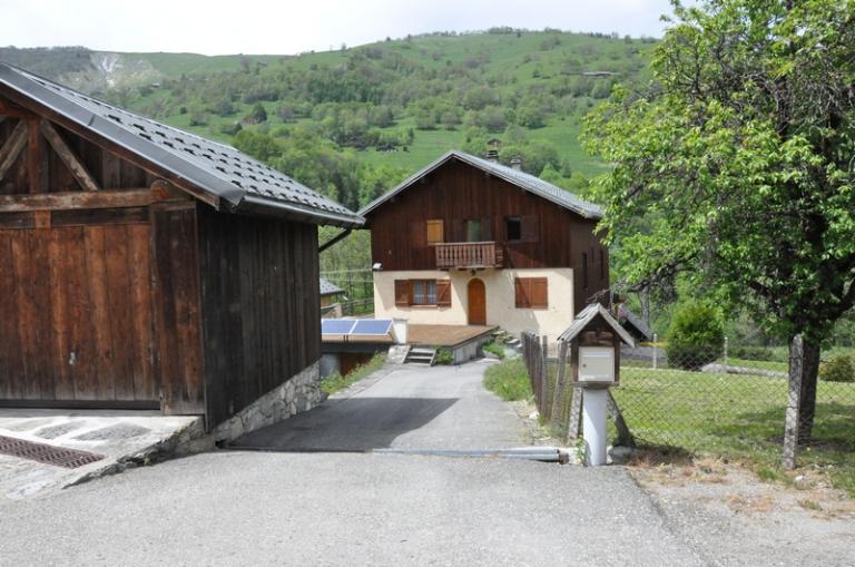 Forge puis moulin à farine et scierie Santon actuellement logement