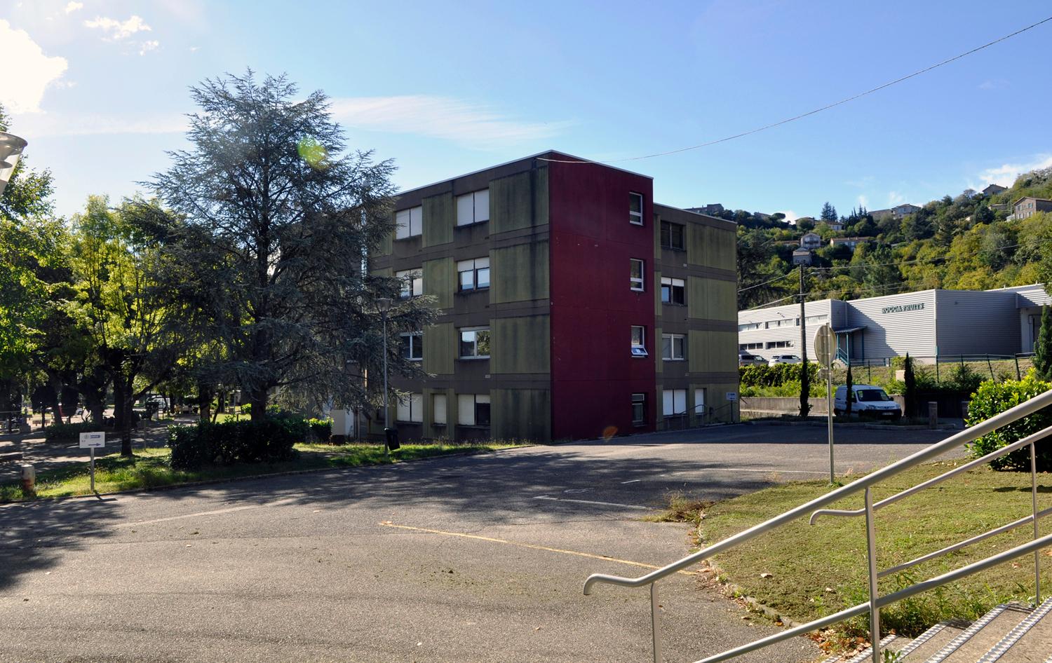 Collège national technique et moderne de garçons, actuellement lycée polyvalent Astier