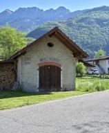 Hangar aux pompes