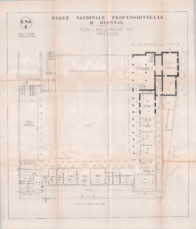 École primaire supérieure, puis École pratique de commerce et d'industrie, puis École nationale professionnelle, dite des matières plastiques, actuellement Lycée d'enseignement général et technologique Paul-Painlevé