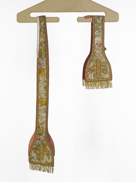 chasuble, étole, manipule