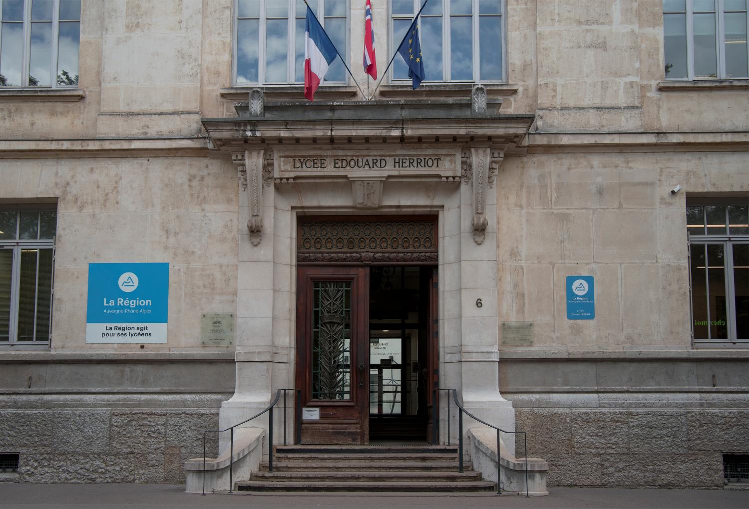 Lycée de jeunes filles Edgar-Quinet, actuellement lycée Edouard-Herriot