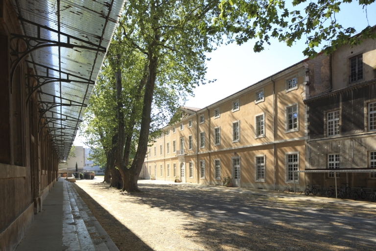 Collège de Tournon, puis école royale militaire, école centrale, collège communal, collège royal, lycée impérial, lycée de garçons, actuellement lycée Gabriel-Faure