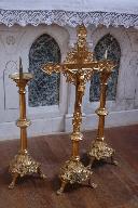 Garniture d'autel : croix d'autel et six chandeliers d'autel