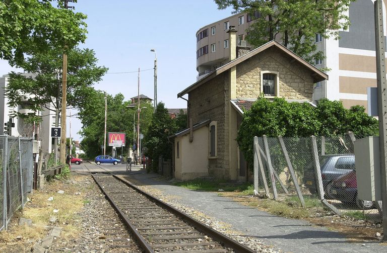 Maison de garde-barrière