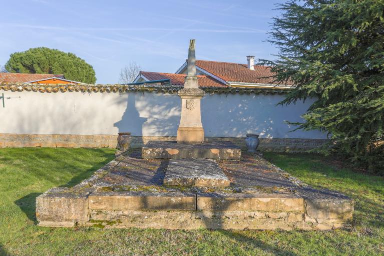 Monument sépulcral de la famille de Bonrepos