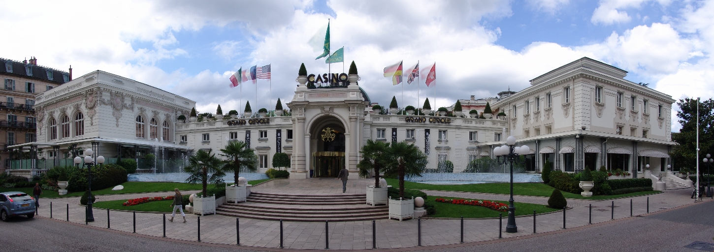Casino Grand-Cercle, puis Palais de Savoie, actuellement casino Grand-Cercle