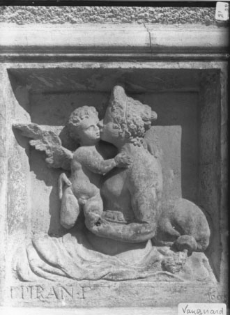 Ensemble de 6 bas-reliefs : le Suicide de Cléopâtre, l'Apparition à Madeleine, Vénus et l'Amour, bustes de personnages