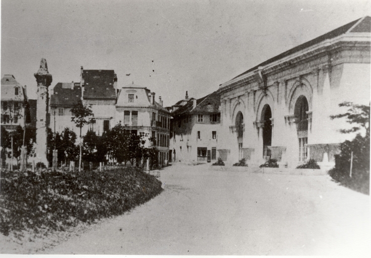 Place des Bains, puis place des Thermes