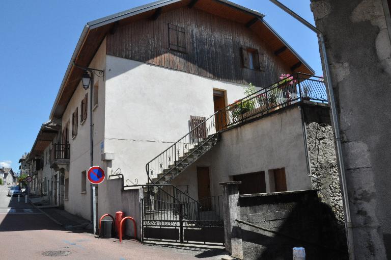 Moulin à farine et moulin à huile Grisard puis Billoud actuellement logement