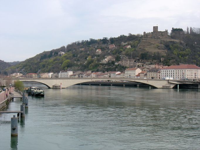 Pont routier de Lattre de Tassigny