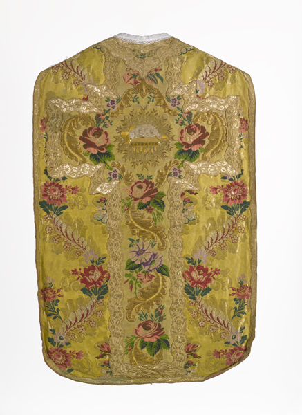 ornement doré : chasuble, étole