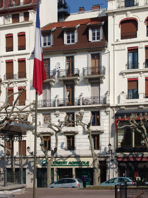 Café-restaurant Baysson, puis immeuble