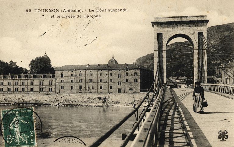 Collège de Tournon, puis école royale militaire, école centrale, collège communal, collège royal, lycée impérial, lycée de garçons, actuellement lycée Gabriel-Faure