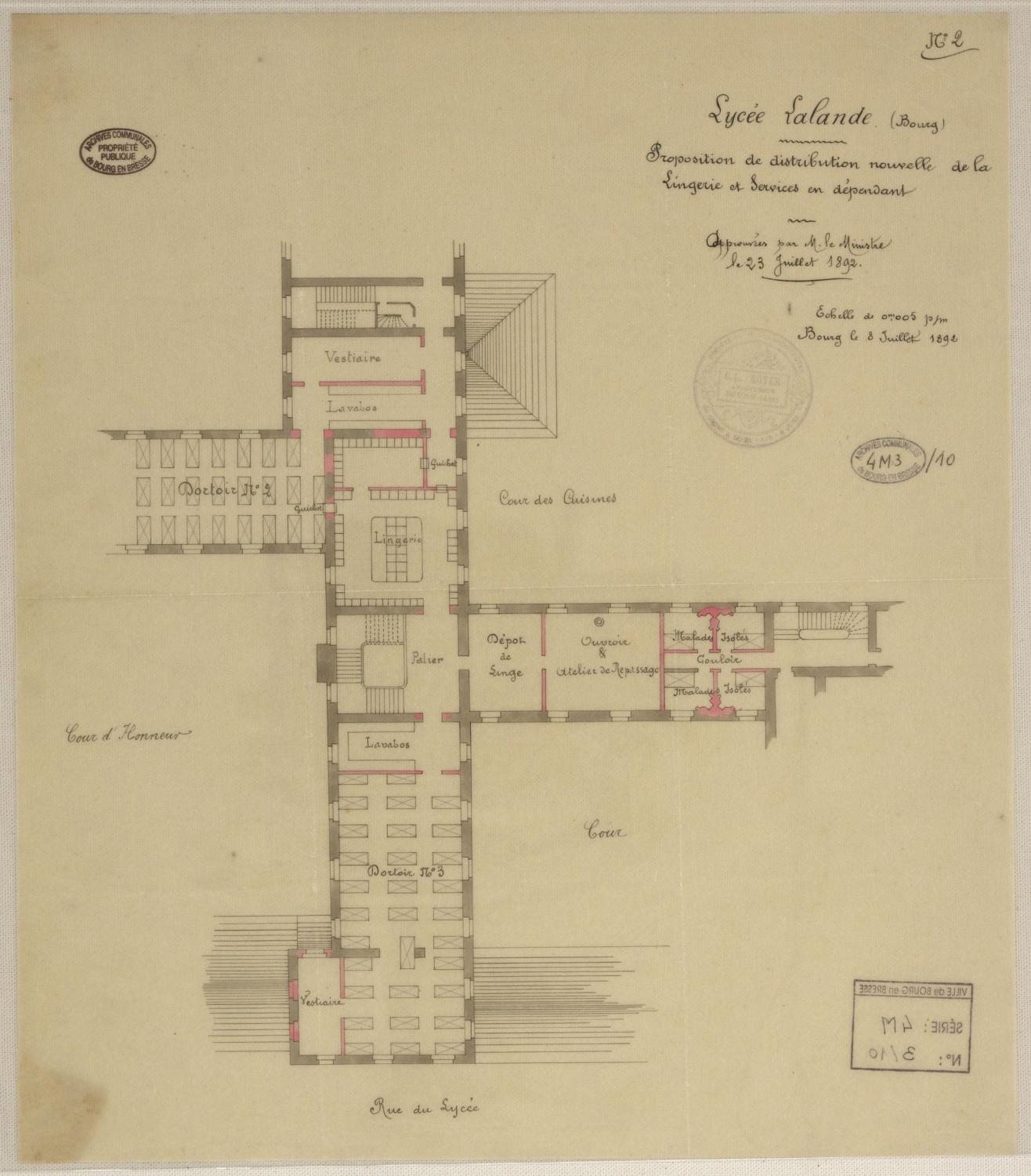 Collège de jésuites, puis école centrale, école secondaire communale, lycée impérial, lycée de garçons, actuellement lycée Lalande