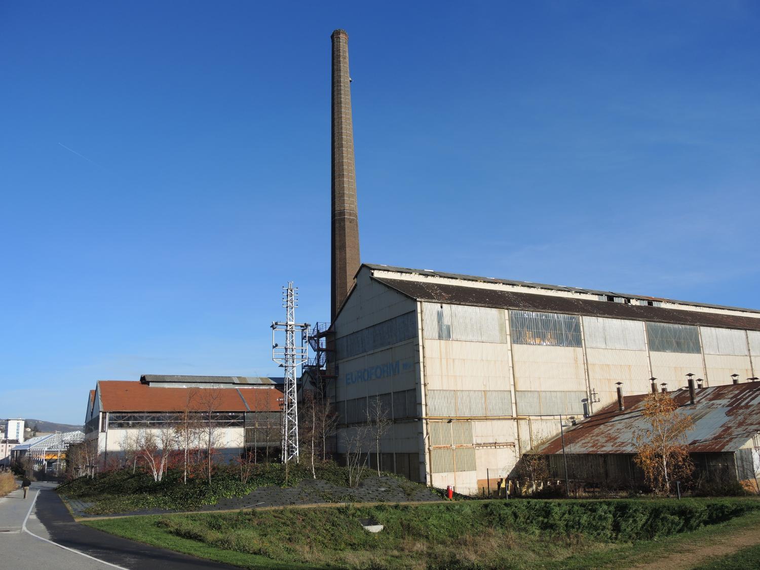 Compagnie des forges et aciéries de la marine et d'Homécourt puis Creusot-Loire puis GIAT-industries actuellement zone d'activité et projet Novaciéries