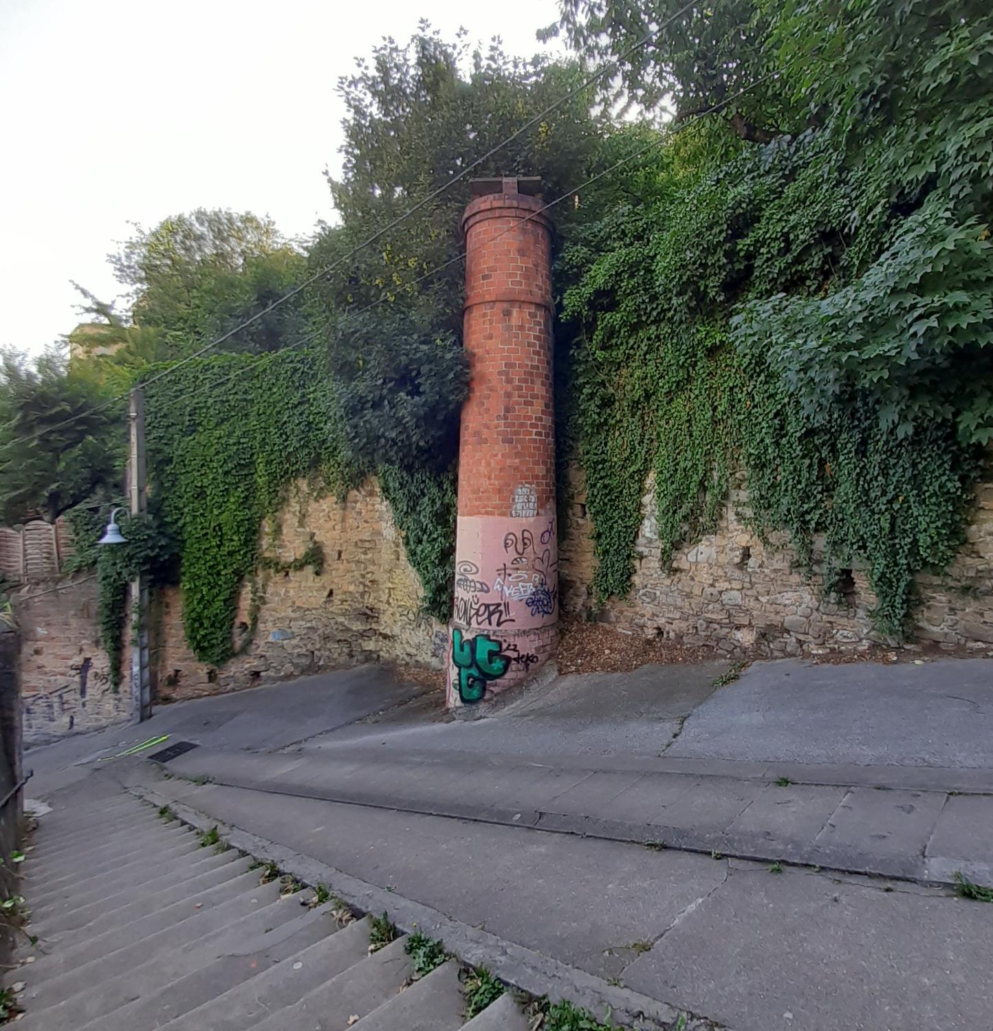 Tour aérateur de l'ancien tunnel du funiculaire Saint-Paul
