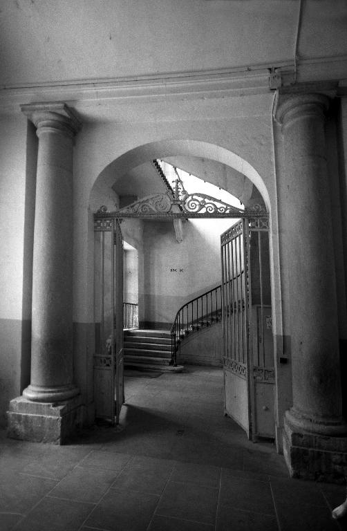 Collège royal puis collège de jésuites dit collège de Tournon, puis école royale militaire, école centrale, collège communal, collège royal, lycée impérial, lycée de garçons, actuellement lycée Gabriel-Faure