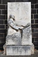 Plein relief spatial : Monument à la mémoire de Louis Gémont