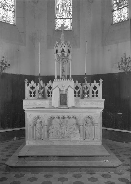 Ensemble du maître-autel, gradin, tabernacle et dais d'exposition
