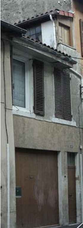 Entrepôt commercial et immeuble d'habitation