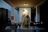 Statue : Vierge à l'Enfant