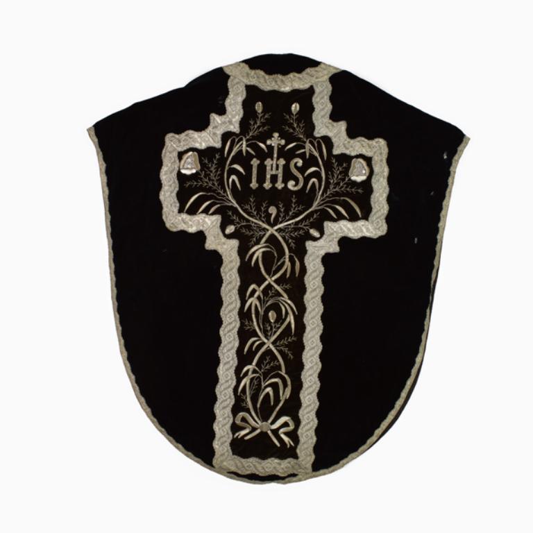 chasuble : ornement noir