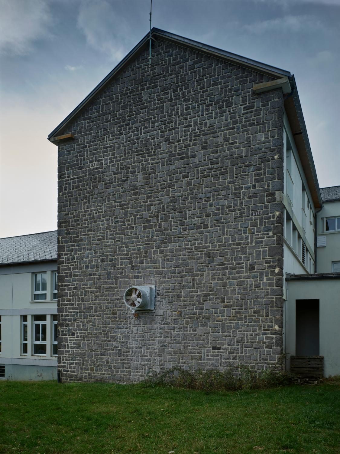 Foyer de progrès agricole, puis centre de formation professionnelle agricole, puis collège agricole, actuellement lycée professionnel agricole de Rochefort-Montagne