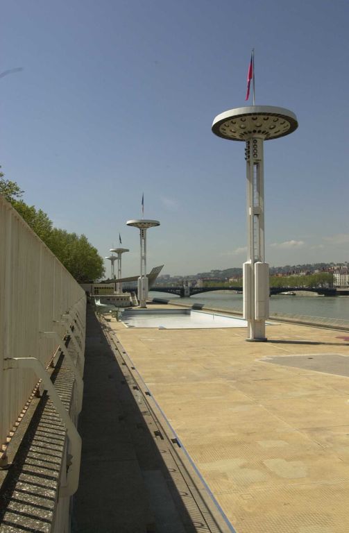 Piscine du Rhône, Centre nautique actuellement centre nautique Tony-Bertrand