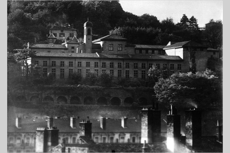 Couvent de carmes déchaussés Notre-Dame-du-Mont-Carmel, puis caserne, pensionnat, archives départementales du Rhône