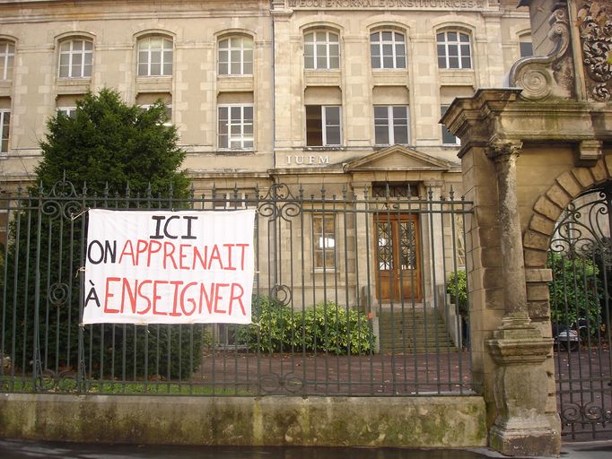 École normale d'institutrices, puis institut de formation des maîtres, actuellement collège