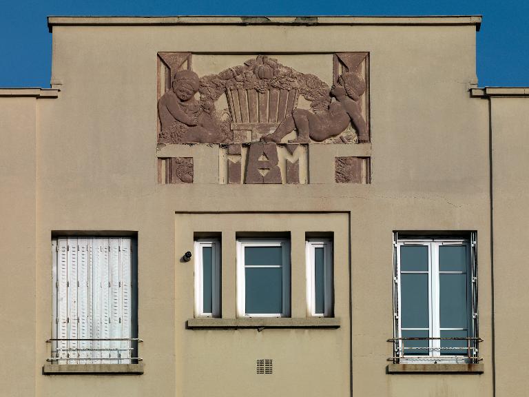 Ensemble de deux bas-reliefs