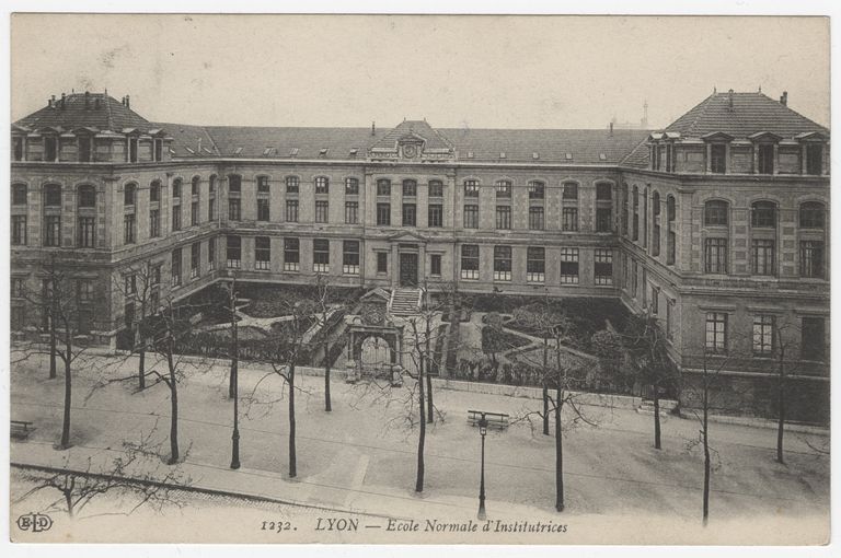 École normale d'institutrices, puis institut de formation des maîtres, actuellement collège