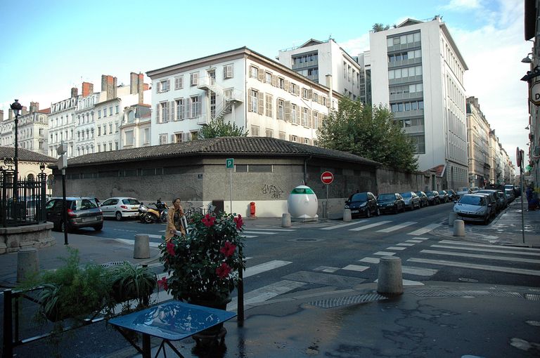 Établissement de bienfaisance : institut médico-professionnel Saint-Vincent-de-Paul