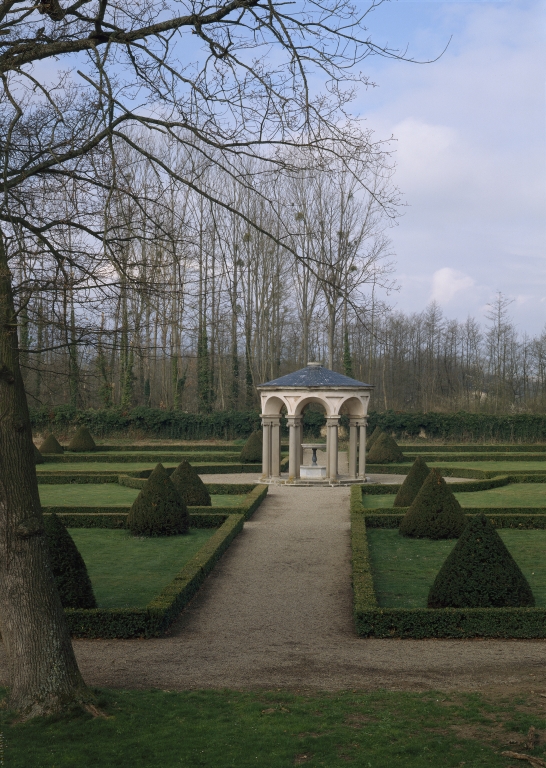 Temple de jardin (fabrique du jardin du château de la Bastie d'Urfé)