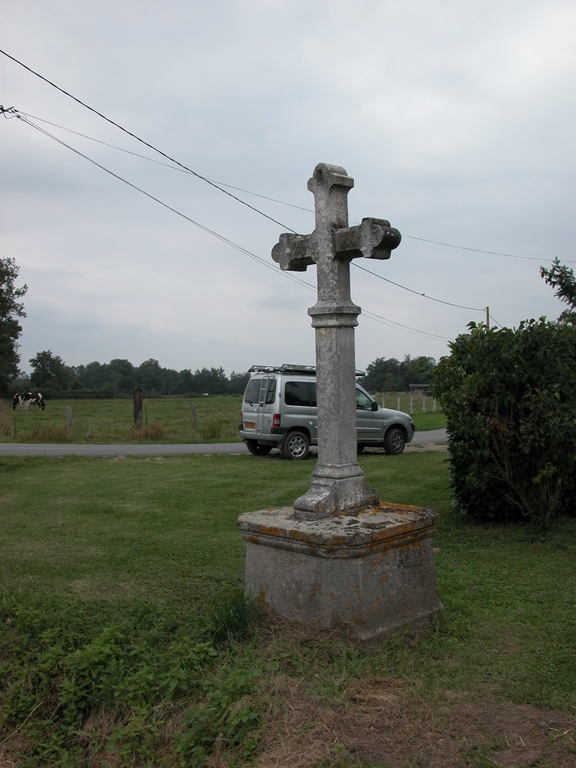 Croix de chemin, dite croix de Sourcieux