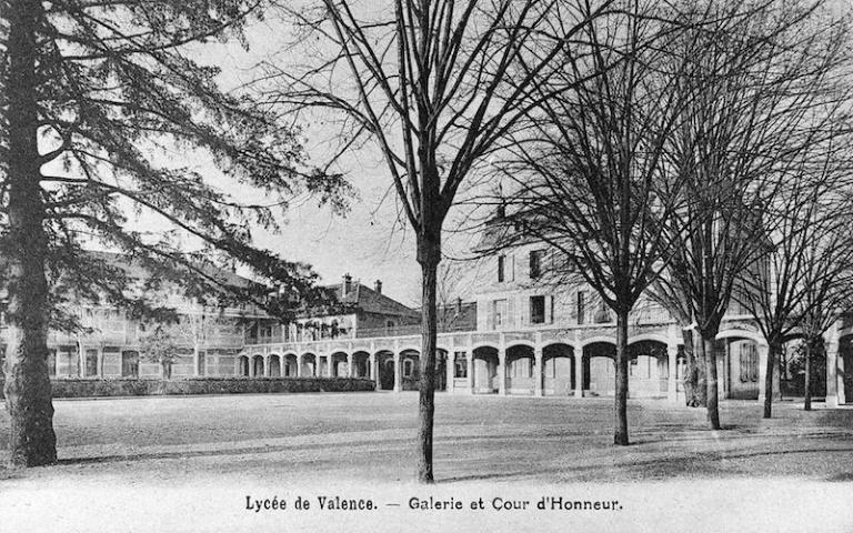 Maison, actuellement pavillon de l'administration du lycée Émile-Loubet (bâtiment A)